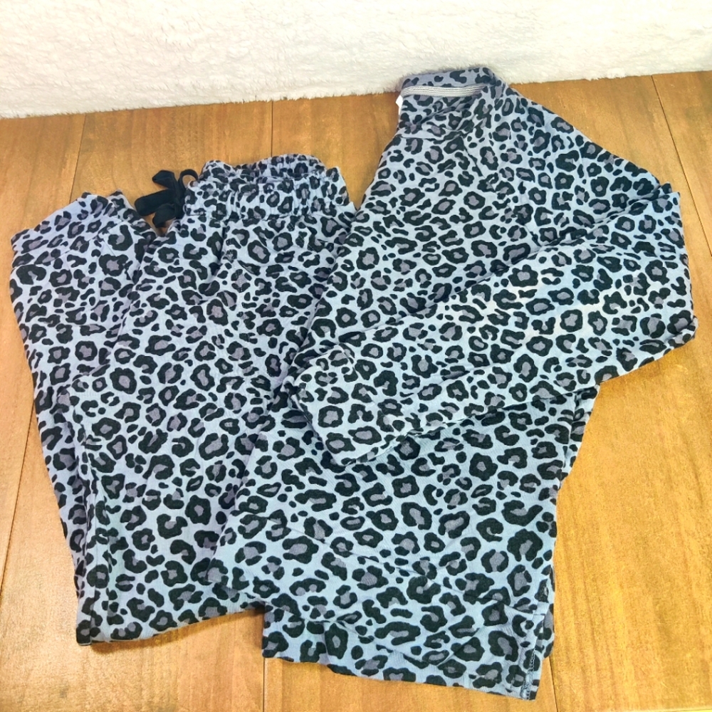 Irelax Cheetah Jogger Lounge Set Bundle